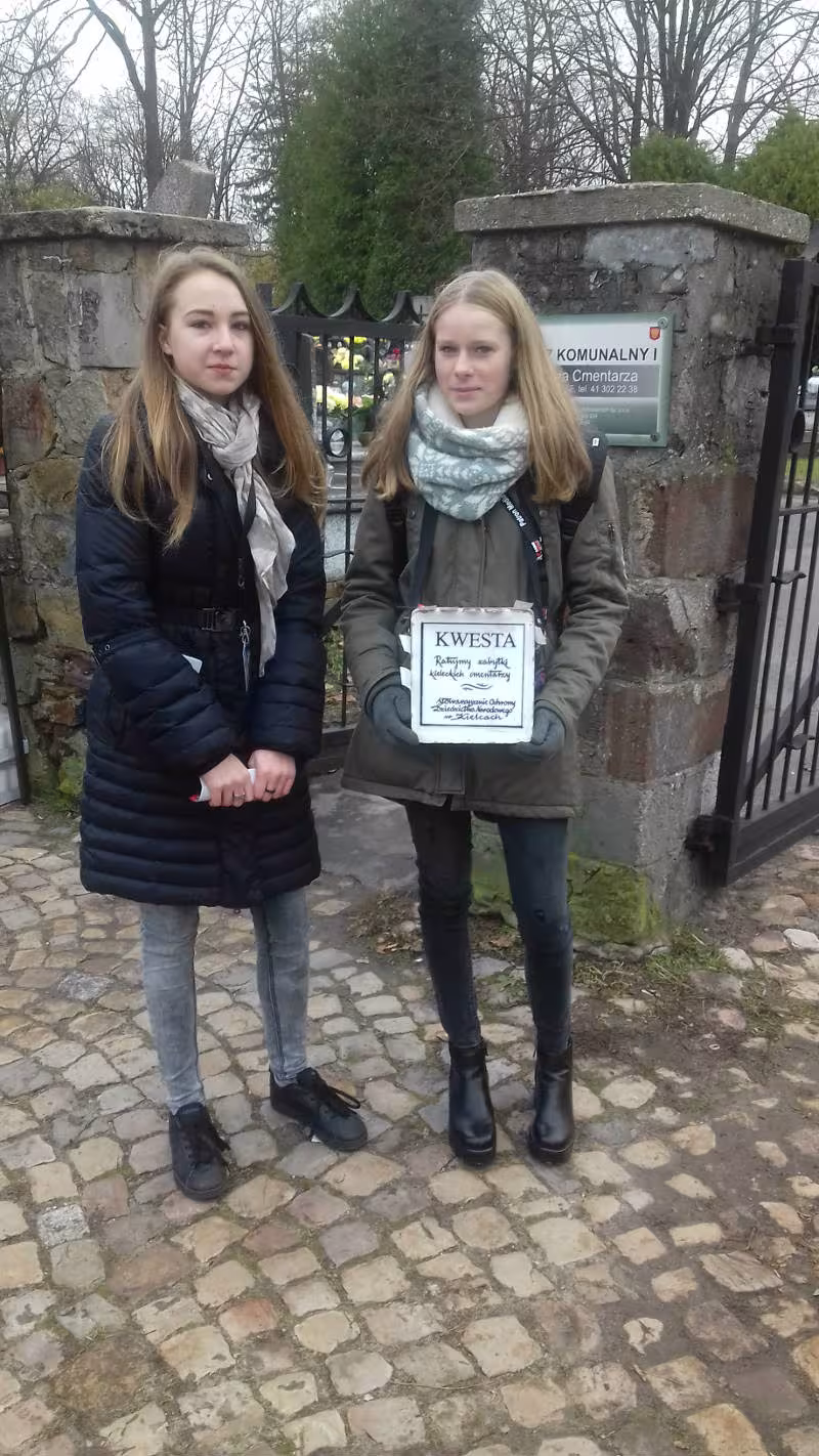 Pomagamy w ratowaniu zabytków cmentarnych. — zdjęcie 1
